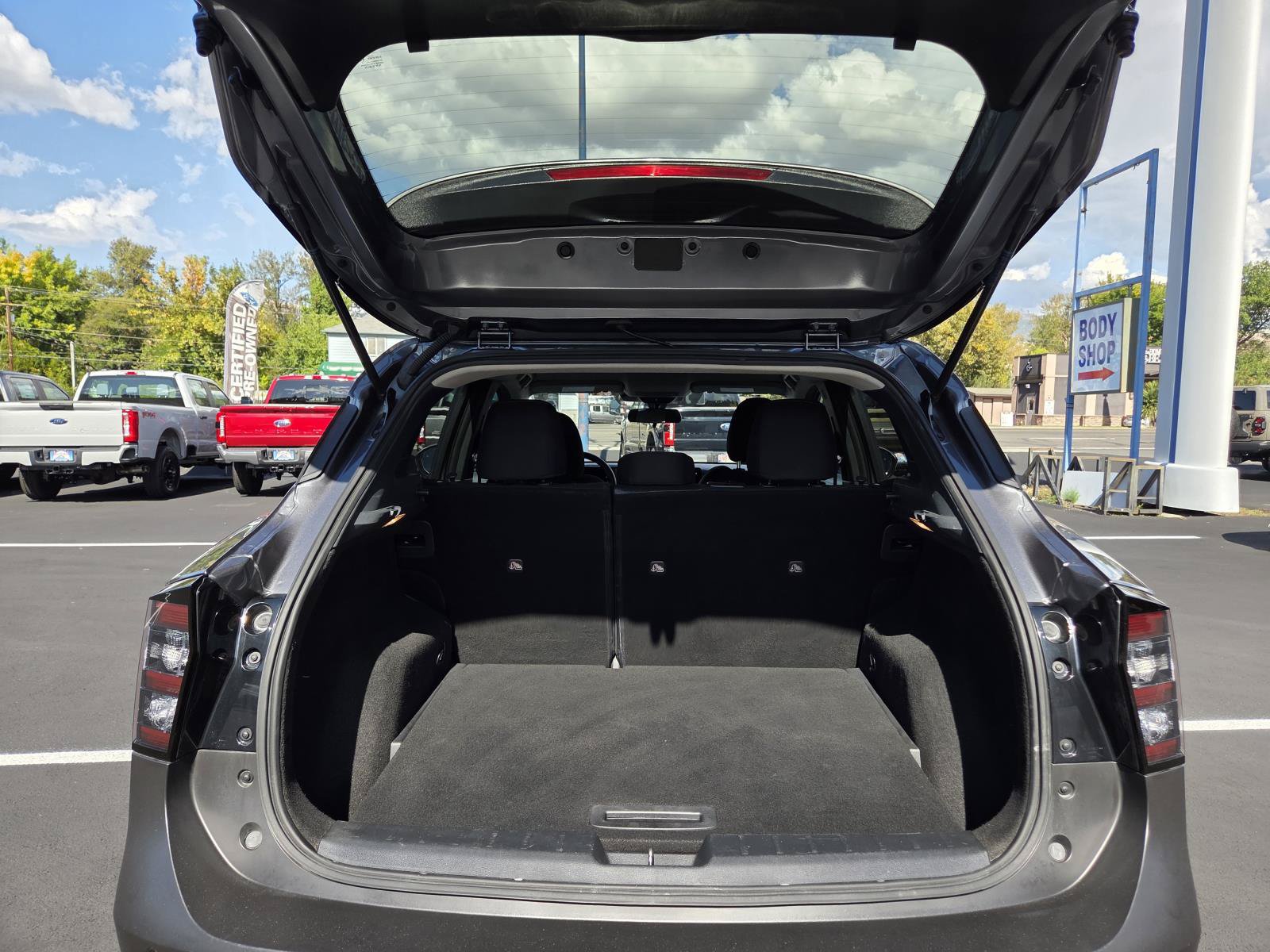 Used 2025 Nissan Kicks SV FWD image 17