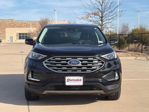 Used 2024 Ford Edge Titanium image 2