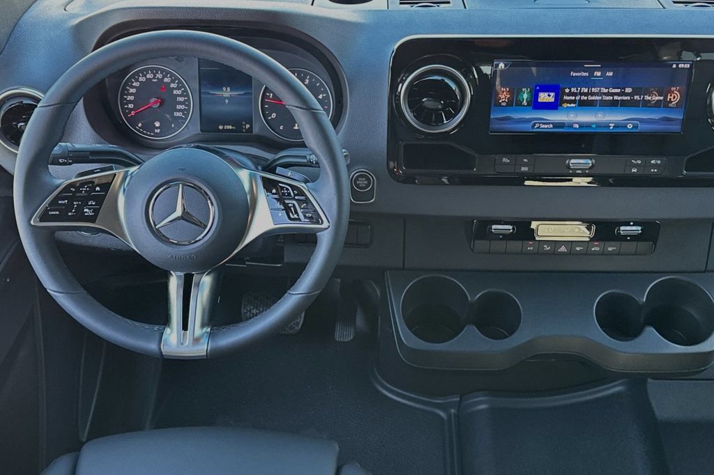 Used 2025 Mercedes-Benz Sprinter 2500 image 11