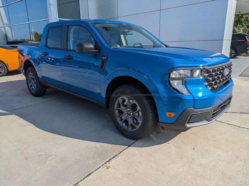New 2026 Ford Maverick XLT FWD image 2