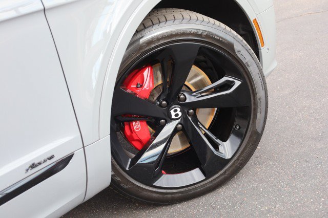 Used 2023 Bentley Bentayga AWD/4WD image 66