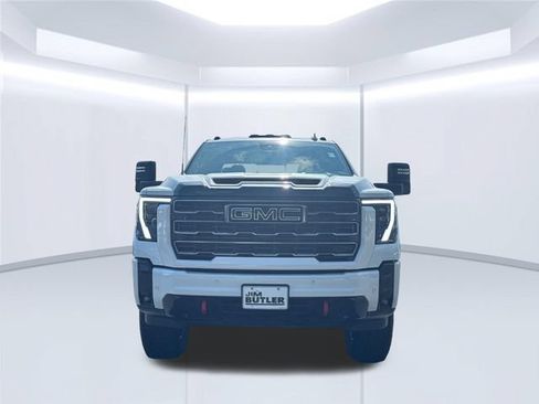Used 2025 GMC Sierra 2500 AT4 w/ Technology Package AWD/4WD image 16