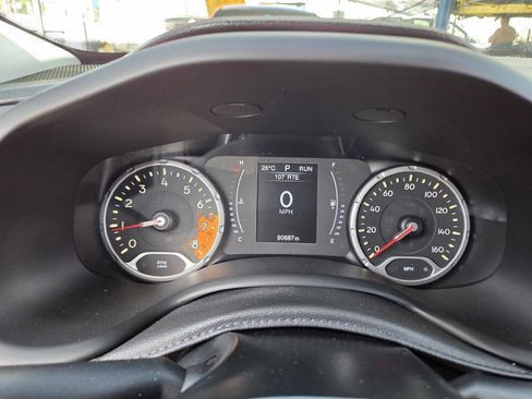 Used 2017 Jeep Renegade Latitude image 15