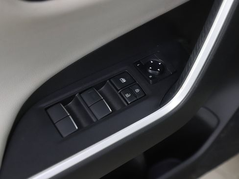 Used 2020 Toyota RAV4 Limited image 20