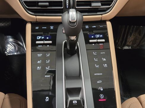 New 2026 Porsche Macan AWD/4WD image 21