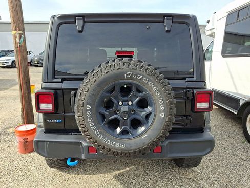 Used 2023 Jeep Wrangler Unlimited w/ 8.4" Radio Group AWD/4WD image 5
