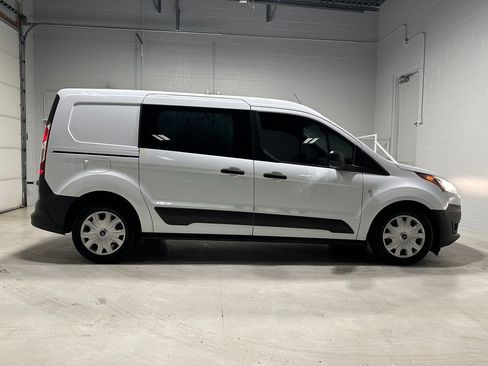 Used 2022 Ford Transit Connect XL image 2