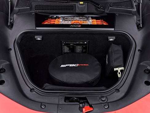 Used 2024 Ferrari SF90 Spider AWD/4WD image 25
