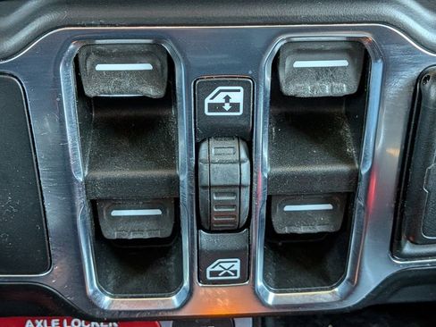 Used 2021 Jeep Gladiator Mojave image 23