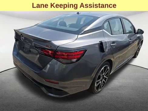 Used 2024 Nissan Sentra SR FWD image 5