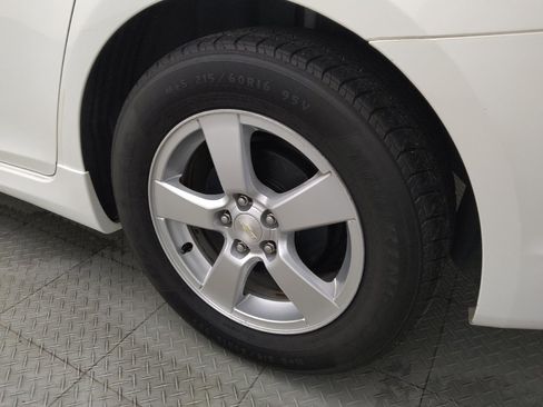 Used 2015 Chevrolet Cruze LT w/ RS Package FWD image 31