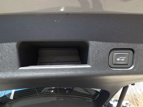 New 2026 Chevrolet Traverse RS image 36