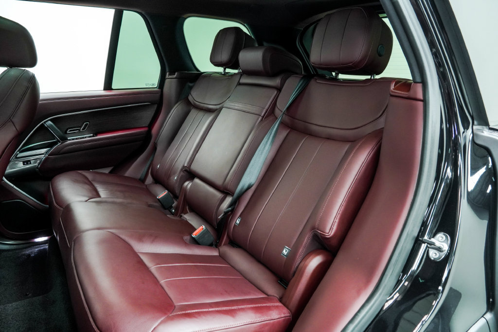 Used 2024 Land Rover Range Rover SE AWD/4WD image 18