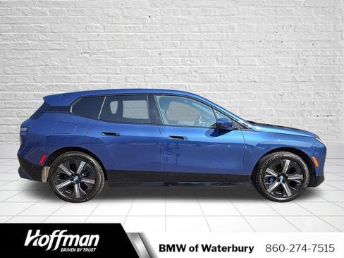 Used 2024 BMW iX xDrive50 w/ Sport Package AWD/4WD image 8