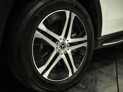 Used 2020 Mercedes-Benz GLS 450 4MATIC image 3