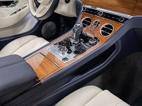 Used 2024 Bentley Continental GT V8 AWD/4WD image 81