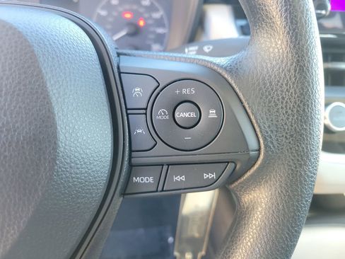 Used 2023 Toyota Corolla LE image 29