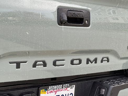 Used 2023 Toyota Tacoma TRD Off-Road w/ TRD Premium Off Road Package image 26