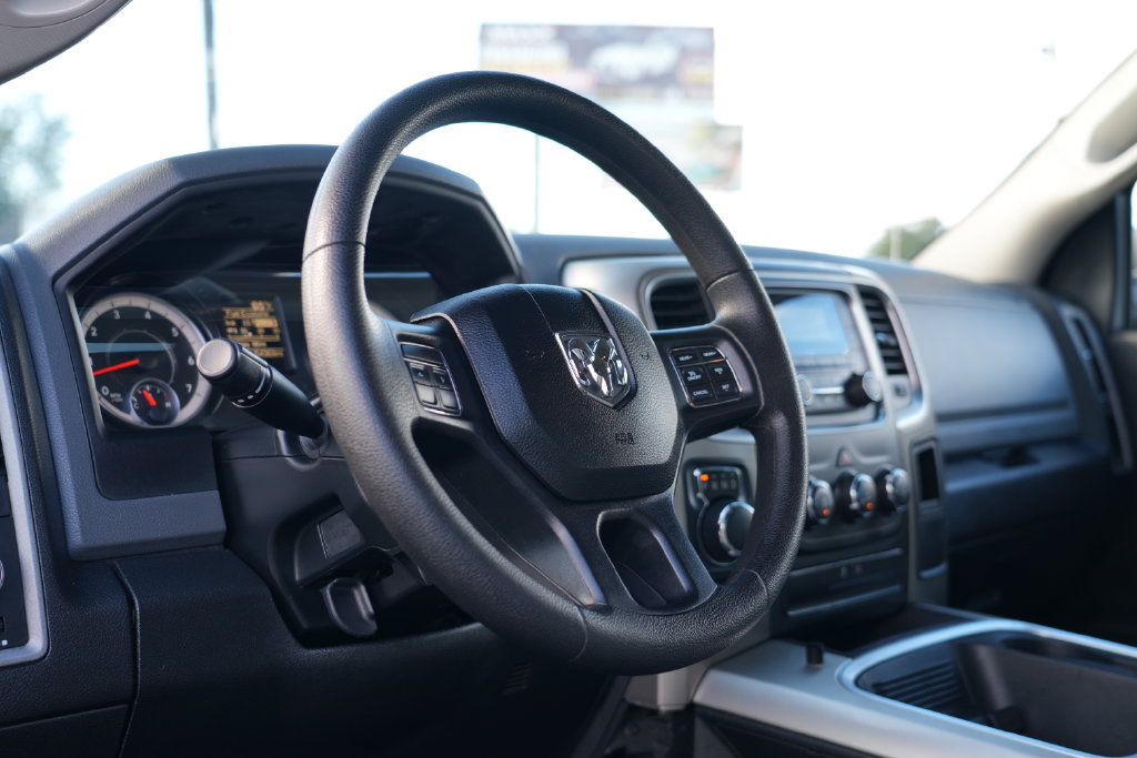 Used 2017 RAM 1500 Express AWD/4WD image 14