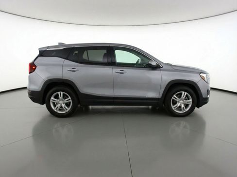Used 2024 GMC Terrain SLE FWD image 11