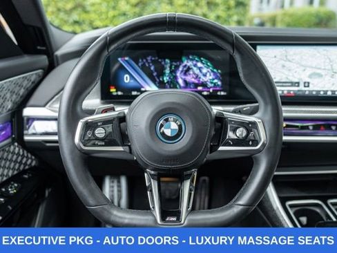 Used 2023 BMW i7 xDrive60 w/ Executive Package 2 AWD/4WD image 27