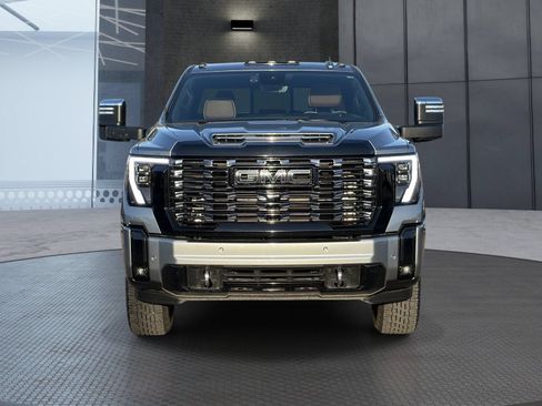 Used 2025 GMC Sierra 2500 Denali Ultimate AWD/4WD image 9