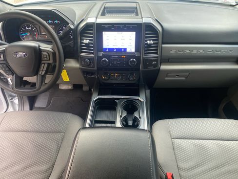Used 2020 Ford F350 XLT w/ XLT Premium Package image 24