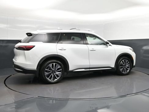 Certified 2026 INFINITI QX60 Luxe w/ Cargo Package FWD image 8