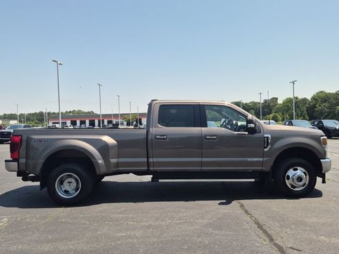 Certified 2022 Ford F350 Lariat w/ Lariat Ultimate Package AWD/4WD image 3