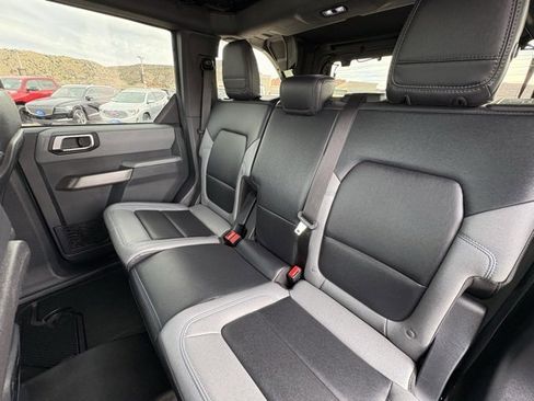 Used 2022 Ford Bronco Black Diamond image 21