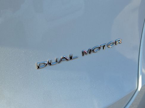 Used 2020 Tesla Model Y Long Range image 12