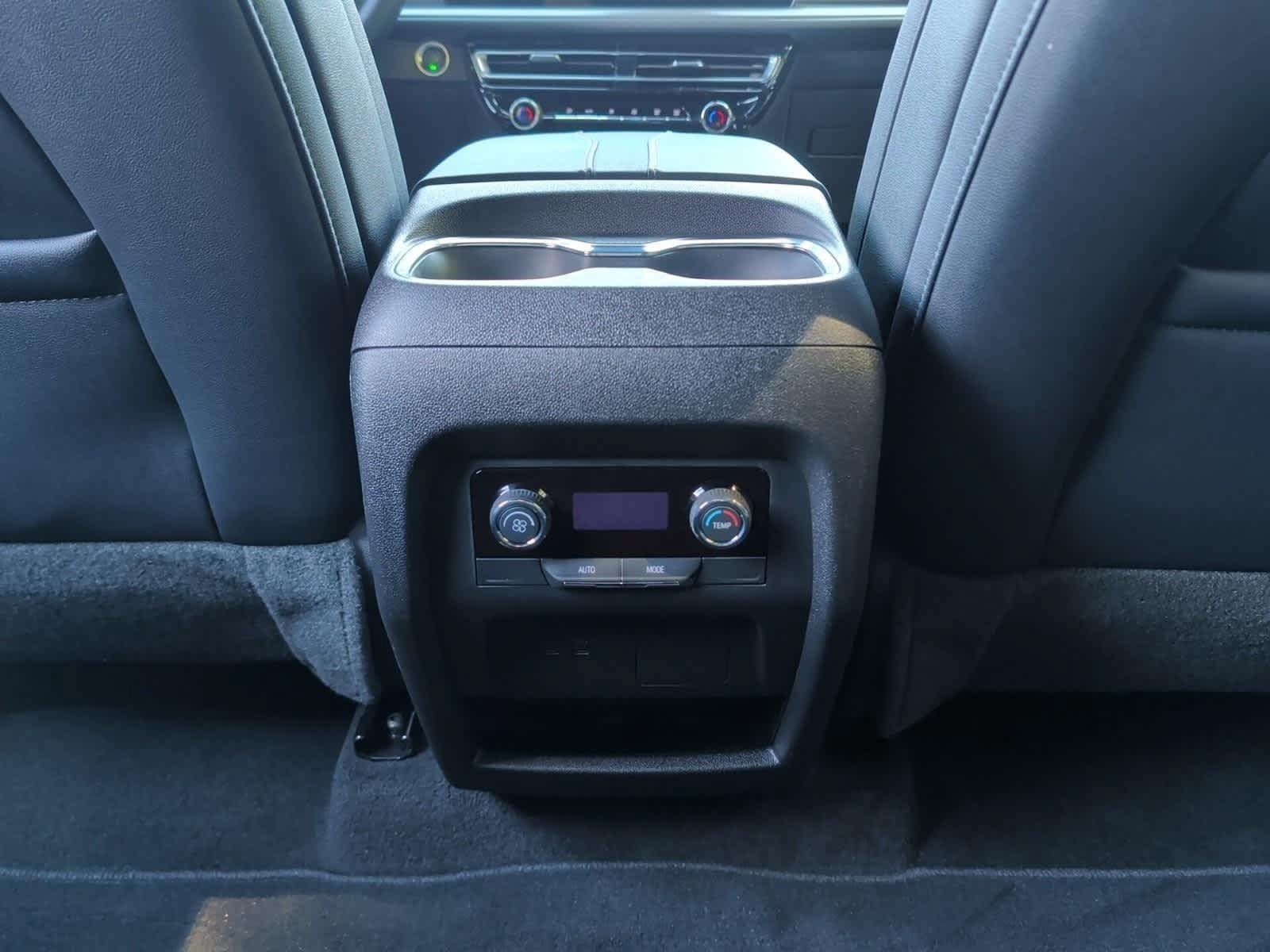 Certified 2026 Chevrolet Traverse LT AWD/4WD image 28