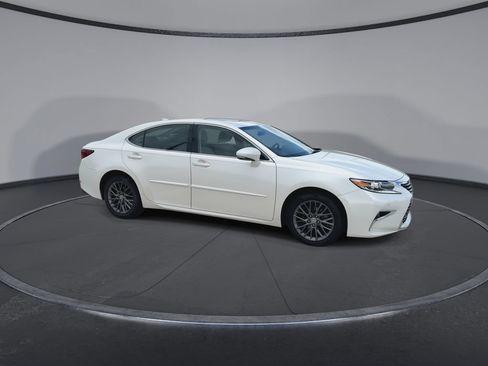 Used 2018 Lexus ES 350 w/ Premier Package FWD image 2