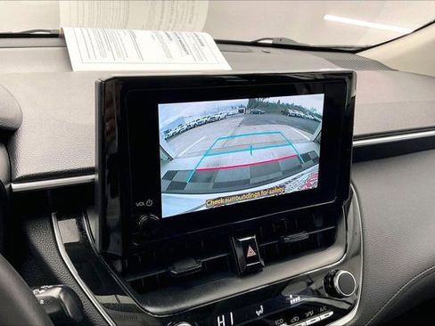 Used 2024 Toyota Corolla Cross LE w/ Moonroof Package image 24