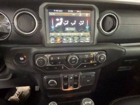 Used 2023 Jeep Wrangler Unlimited Sahara w/ Cold Weather Group AWD/4WD image 33