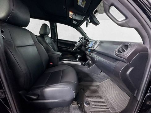 Used 2023 Toyota Tacoma Limited AWD/4WD image 34