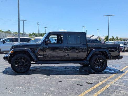 Used 2023 Jeep Gladiator Overland AWD/4WD image 4
