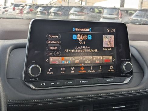 Used 2023 Nissan Rogue S image 20