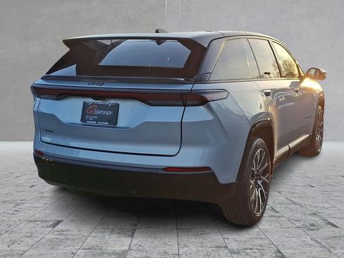 Used 2025 Jeep Wagoneer S Limited image 12