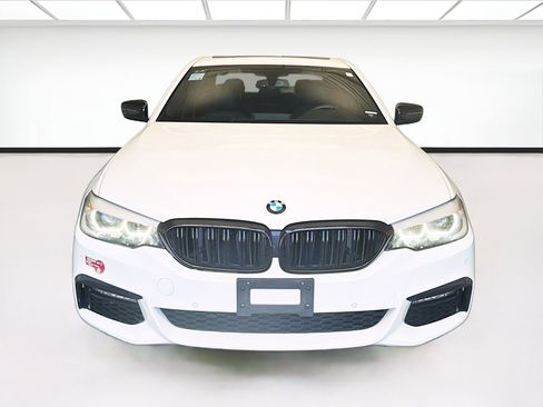 Used 2018 BMW 530e w/ M Sport Package 2 RWD image 2