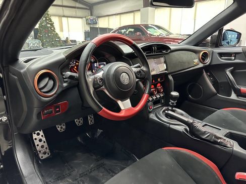 Used 2019 Toyota 86 image 16