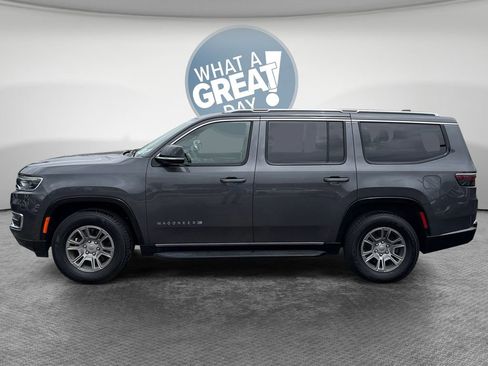 Used 2023 Jeep Wagoneer 4WD image 7