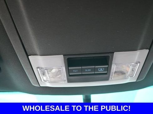 Used 2015 Ford Explorer XLT w/ Equipment Group 202A AWD/4WD image 30