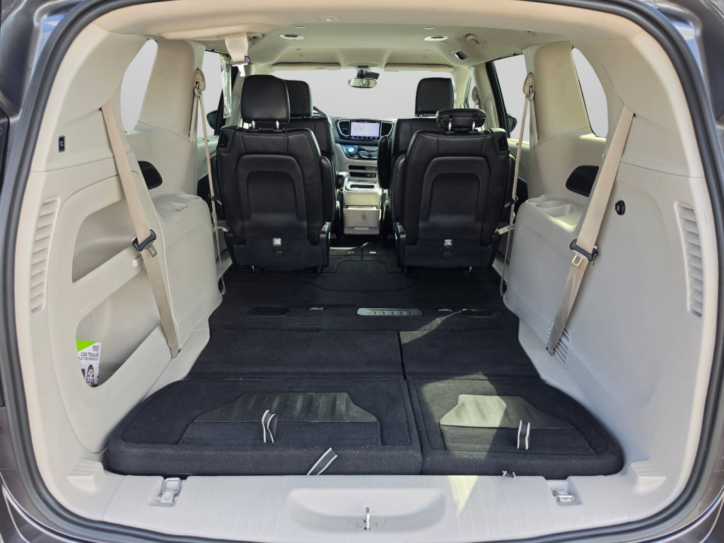 Used 2022 Chrysler Pacifica Touring-L FWD image 21