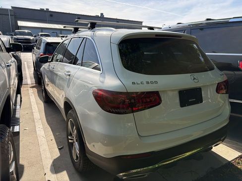 Used 2021 Mercedes-Benz GLC 300 4MATIC image 4
