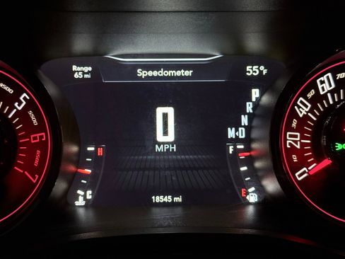 Used 2017 Dodge Challenger R/T w/ Blacktop Package image 35