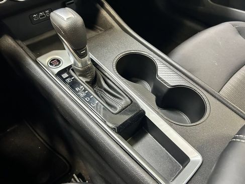 Used 2025 Nissan Altima 2.5 SV FWD image 16