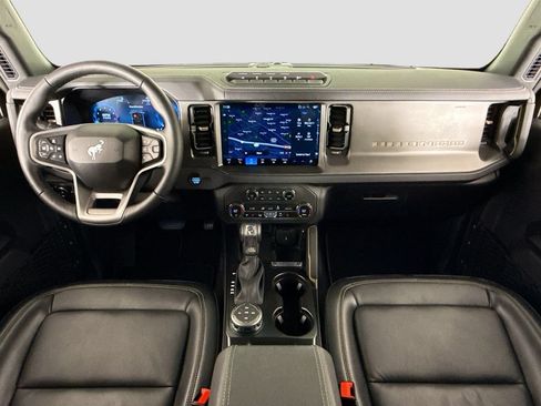 Used 2025 Ford Bronco Badlands AWD/4WD image 9