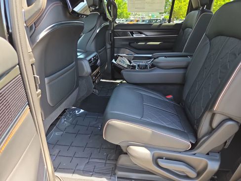 New 2026 Jeep Grand Wagoneer Summit AWD/4WD image 21