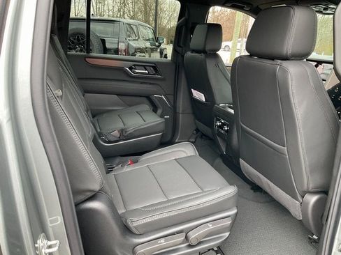 New 2026 GMC Yukon XL Denali image 18